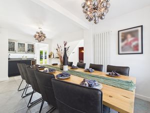 Dining Room- click for photo gallery